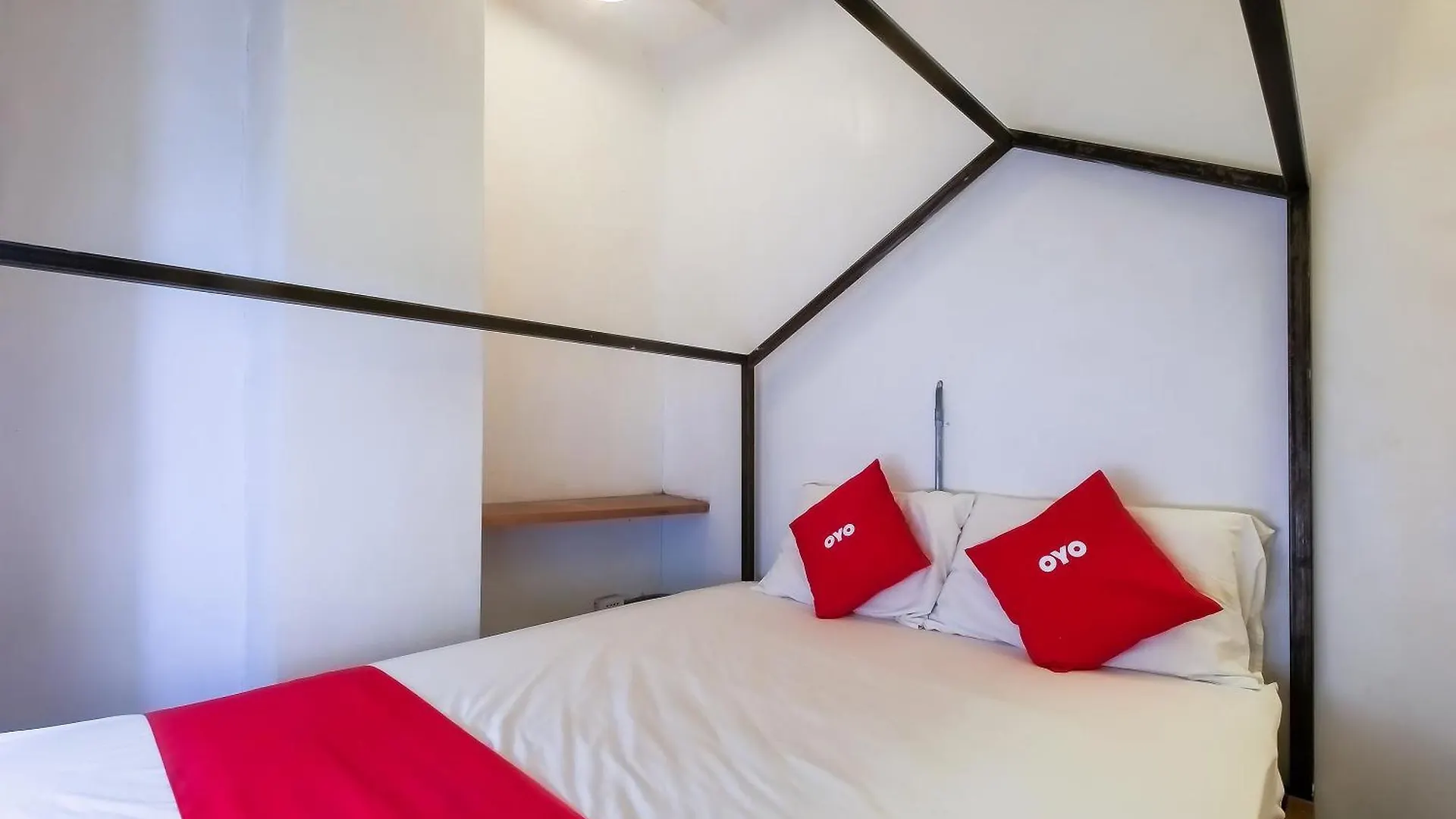 Spot On Junction Hostel Makati City Hotel