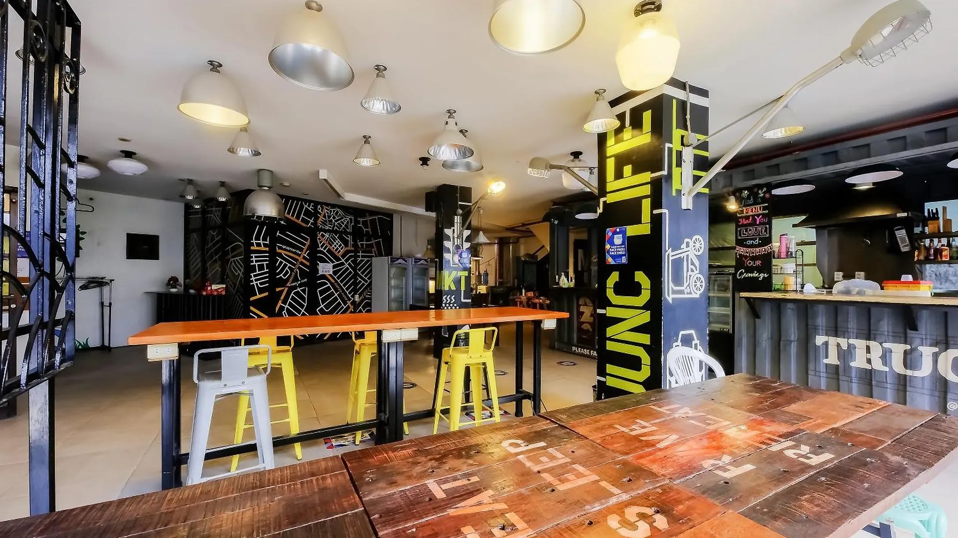 Spot On Junction Hostel Makati City Hotel