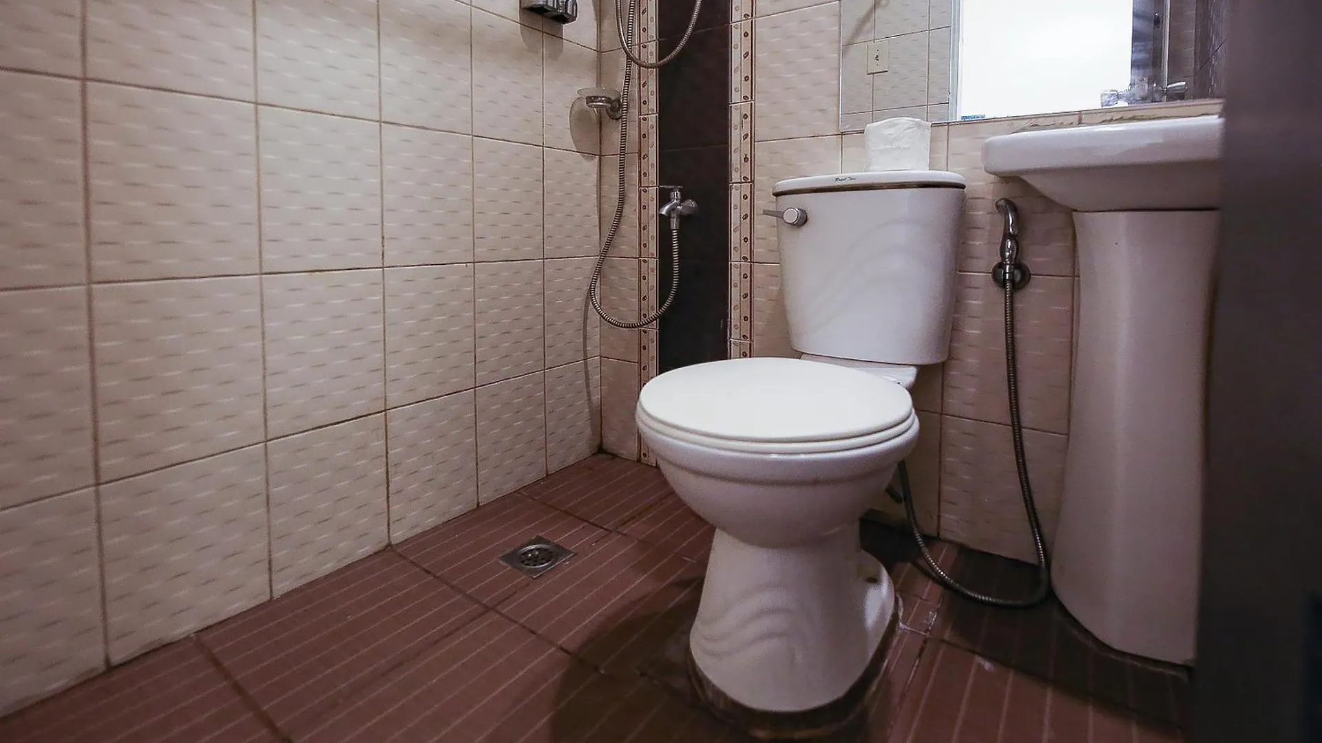 Spot On Junction Hostel Makati City 3*,