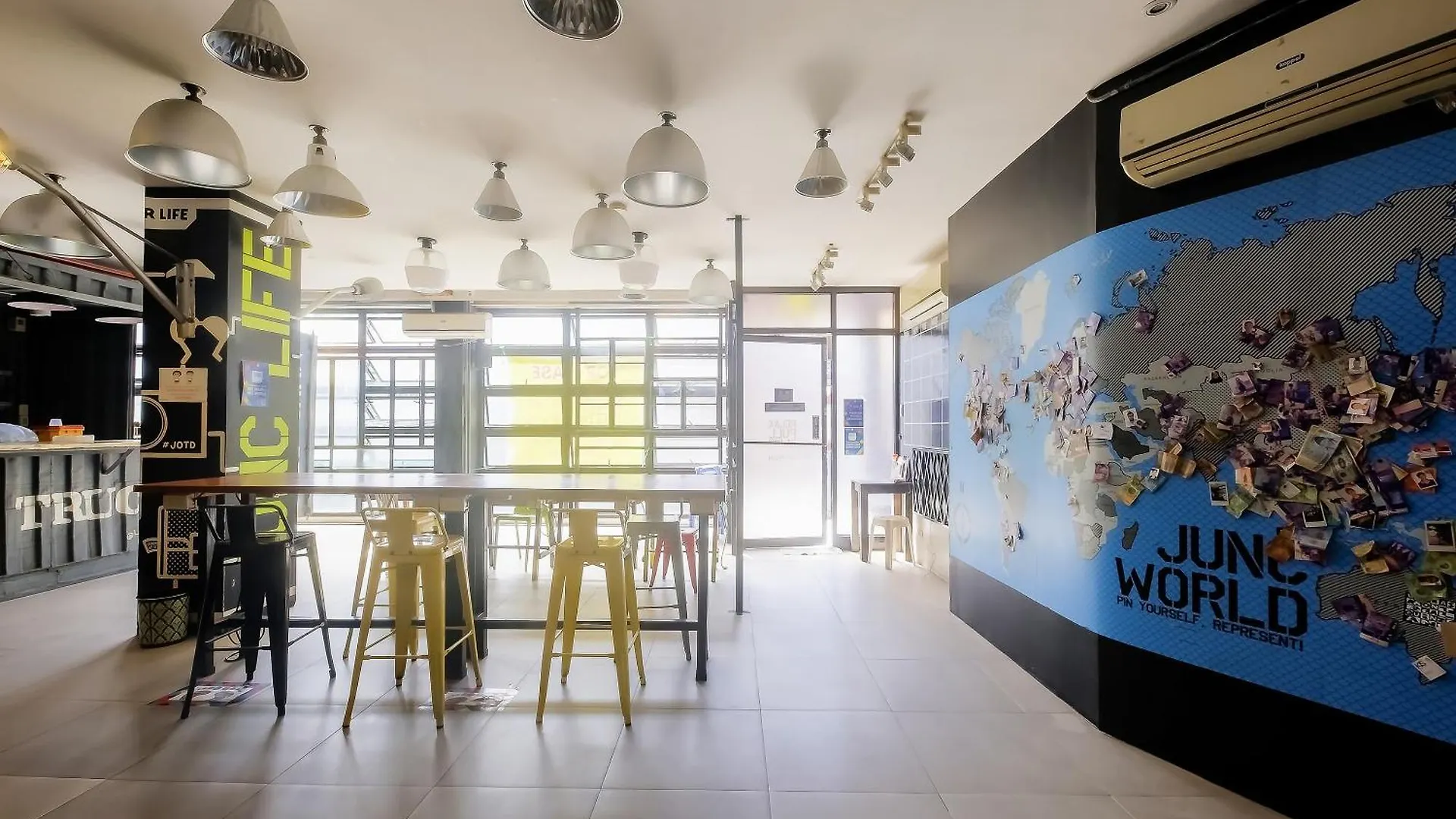 Spot On Junction Hostel Makati City Hotel