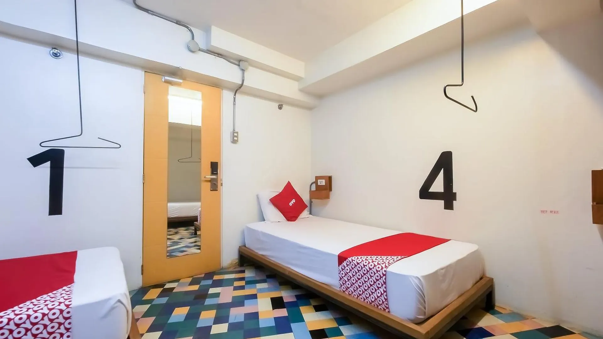 Hotel Spot On Junction Hostel Makati City