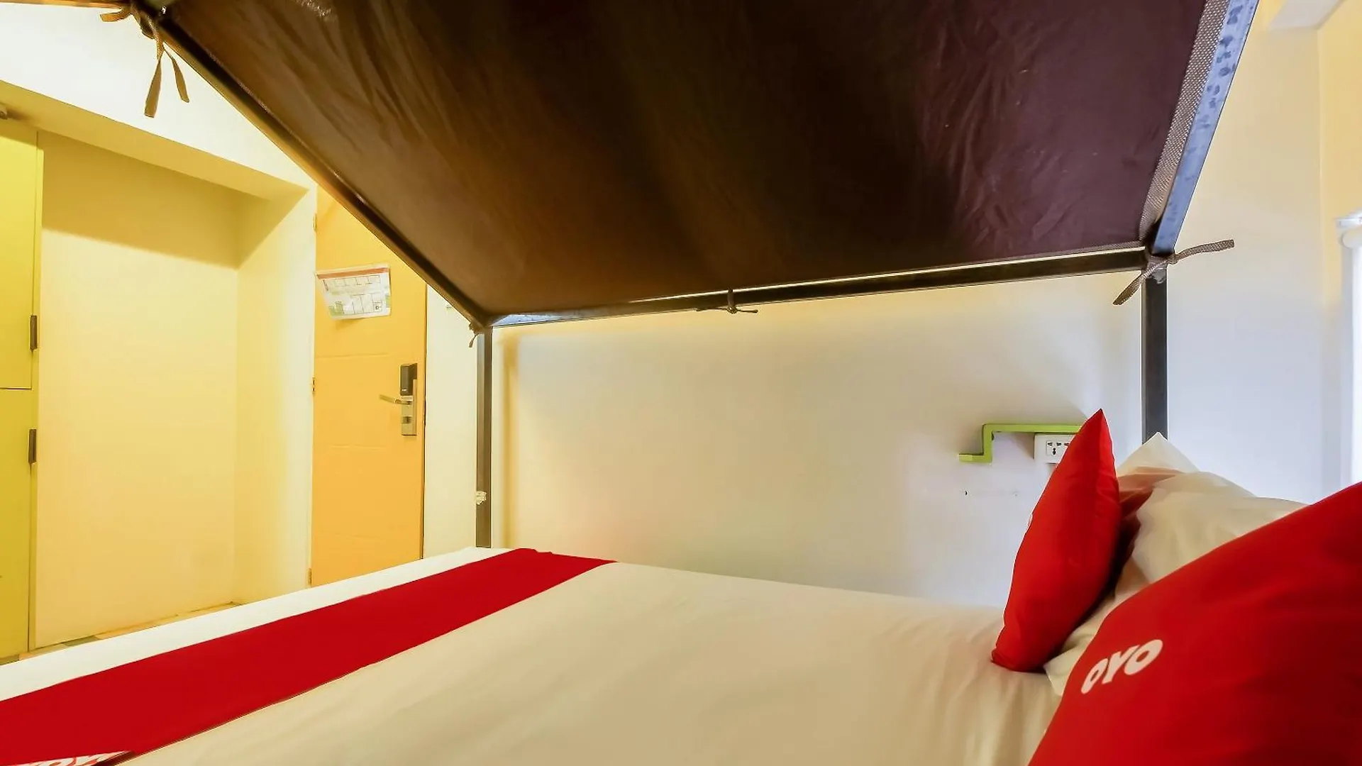 Hotel Spot On Junction Hostel Makati City
